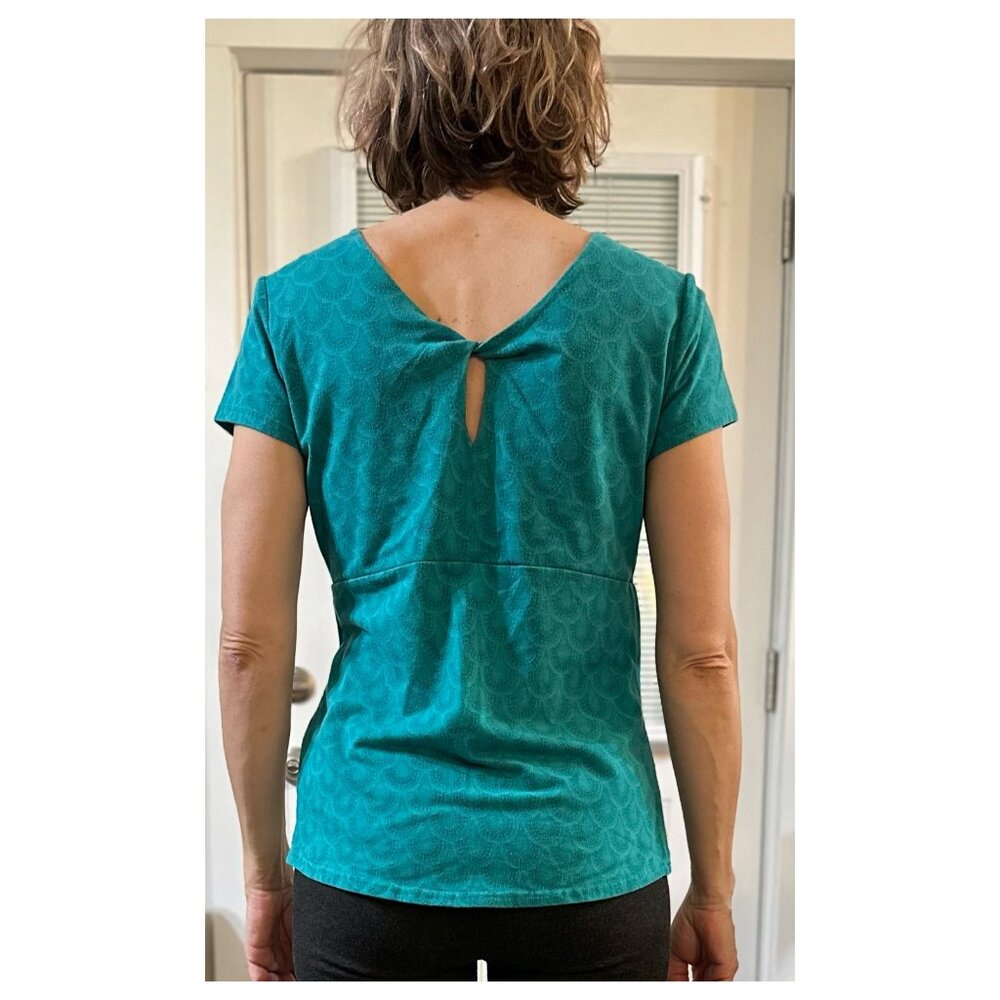 Ws Kuhl Medium dressy tee, nice detail, great condition